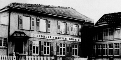 Premiers locaux d'Endress+Hauser en 1955.