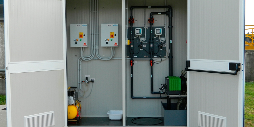 Analysis container solution with automatic dosing system. Analysis container solution with automatic dosing system.