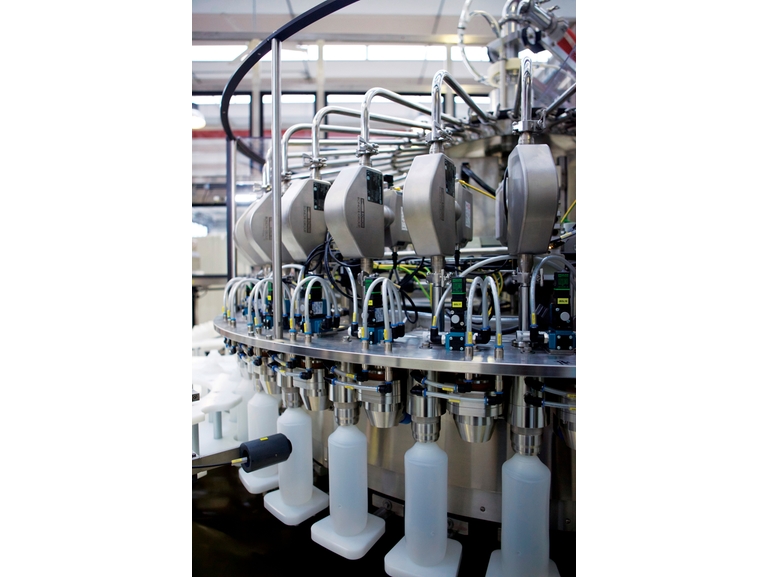 plusieurs débitmètres Coriolis d'Endress+Hauser installés dans une application de remplissage