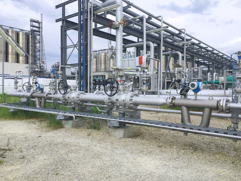 Deux débitmètres Coriolis PromassQ d'Endress+Hauser dans une canalisation