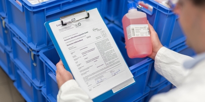 Production de solutions tampons pH dans le laboratoire accrédité d'Endress+Hauser