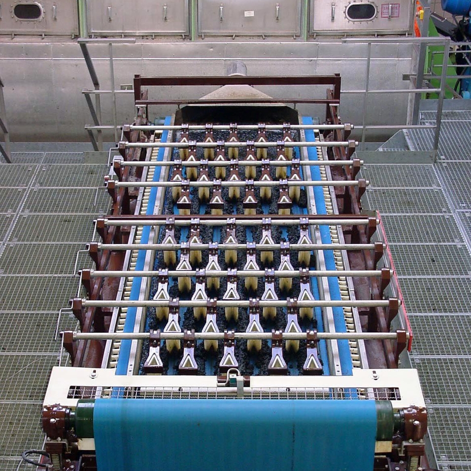 Band filter press for dewatering sludge from a municipal wastewater plant