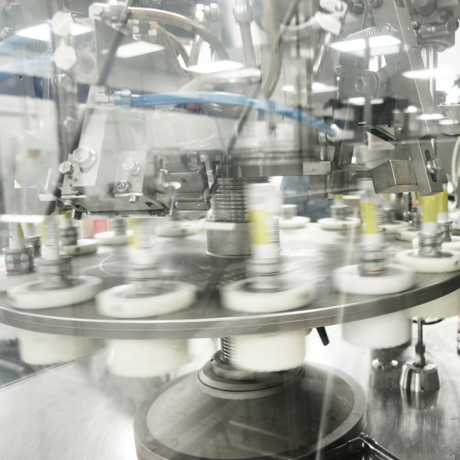 cosmétiques, soins du corps, malaxeur, processus de fabrication de cosmétiques, remplissage, dosage