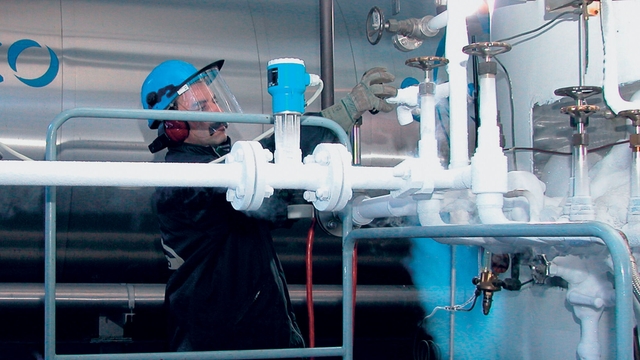 Vortex flowmeter in a liquid oxygen application