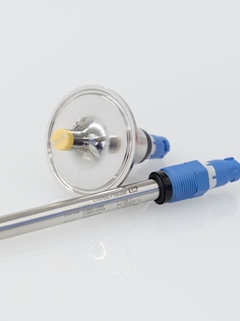 The Memosens CLS82D conductivity sensor is available with a wide range of process connections.