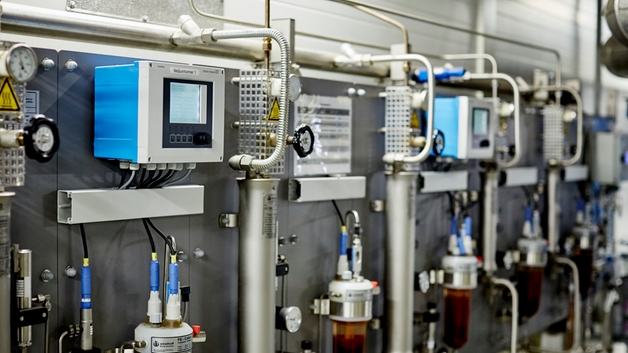 Platine d'analyse pour le cycle eau/vapeur dans la centrale de cogénération de chaleur et d'électricité de Zwickau Süd