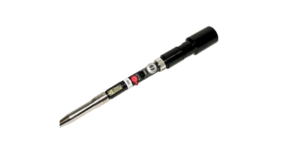 Photo d'une sonde Raman Rxn-10 avec élément optique sans contact fixé, vue de face, focalisée sur le coin droit