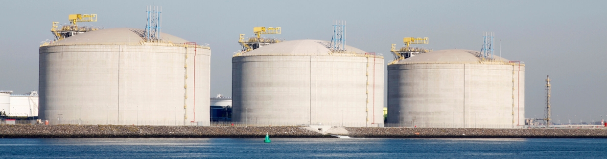 LNG composition measurement in tank run-down