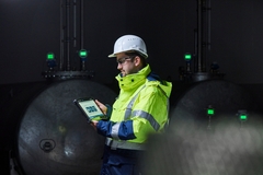Application picture Micropilot lighted displays oil and gas Micropilot for chemical applications and the oil & gas industry