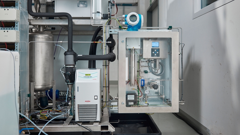 Analyseur de gaz J22 TDLAS et analyseur d'oxygène OXY5500 d'Endress+Hauser pour les traces d'humidité et d'oxygène
