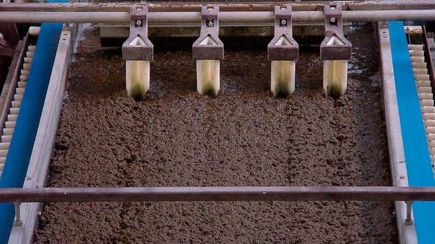 Band filter for dewatering sludge from a municipal wastewater plant.